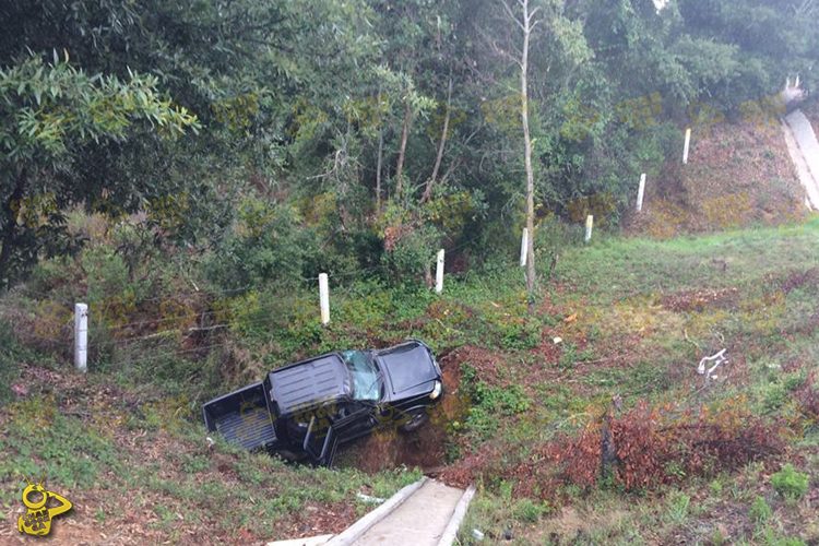 Madre-E-Hijas-Quedan-Heridas-Al-Volcar-Camioneta-En-Carretera-Pátzcuaro-Uruapan-1