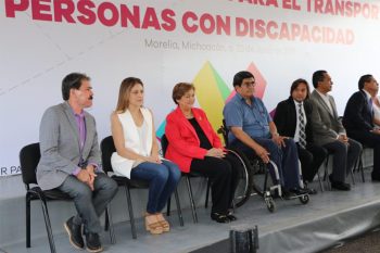 Reciben-Transporte-para-personas-con-discapacidad