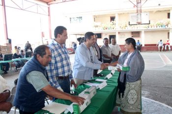 Recinem focos ahorradores vecinos de las islas