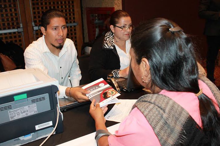 SSM-afiliará-al-Seguro-Popular-a-todos-los-artesanos-de-Michoacán-2