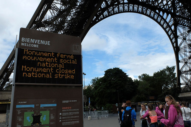 cierre-Torre-Eiffel-por-huelga