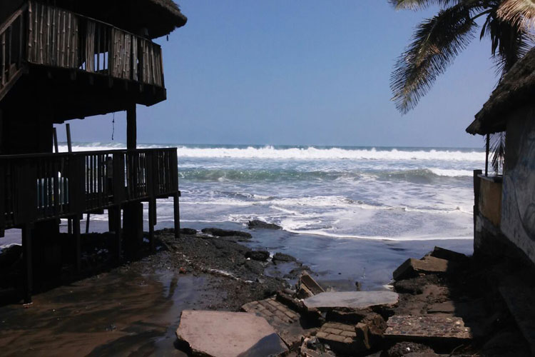 enramadas-playa-Michoacan-Lazaro-Cardenas