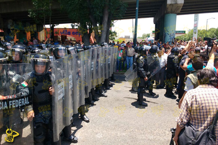 granaderos-CNTE-maestros-Tres-Puentes-Morelia