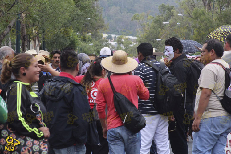 presuntos-integrantes-Anonymus-Michoacan-marcha-CNTE-Morelia-3