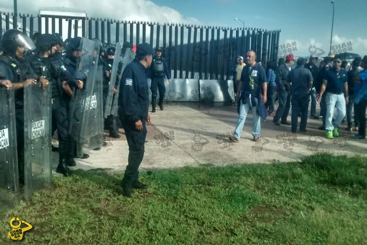 Bicentenario-CNTE-granaderos