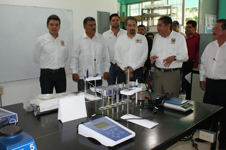 Con-Una-Inversión-De-8MDP-Equipa-UMSNH-Laboratorios-De-Ciencias-Agropecuarias