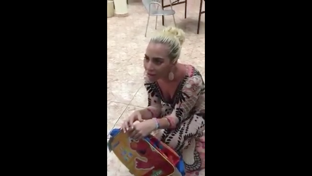 Lady Gaga canta a niños de orfanato Cabo San Lucas México