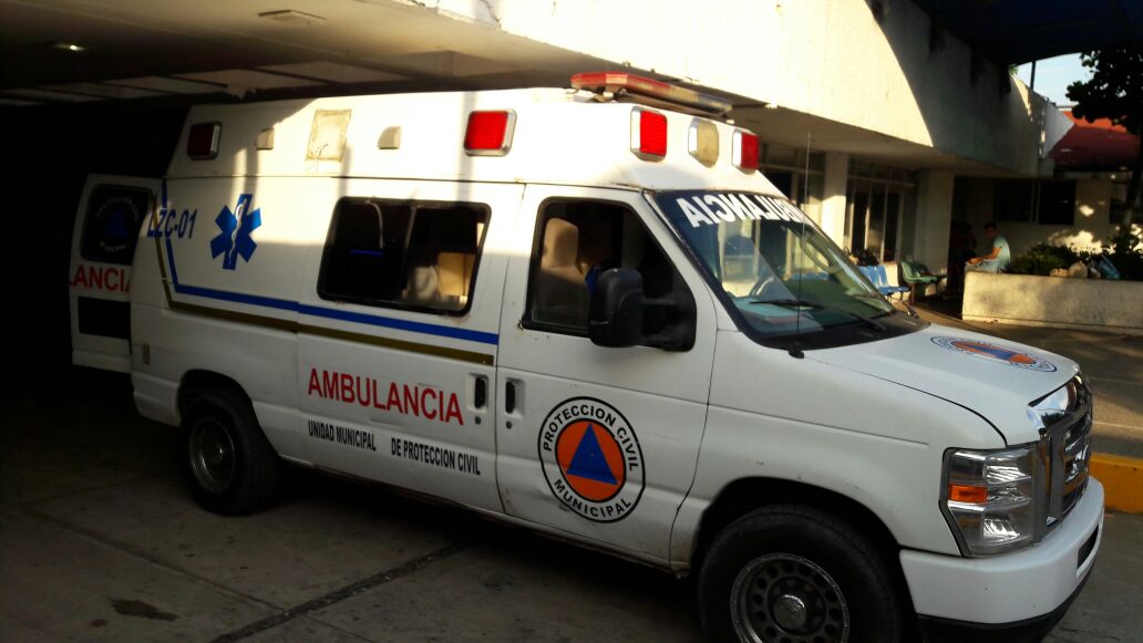 LÁZARO CÁRDENAS Es mordido por un cocodrilo en Barra de Santa Ana, en LC