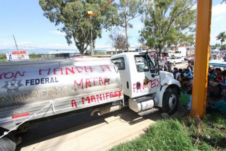 Maestros-mantienen-bloqueos-en-carreteras-de-Oaxaca-y-Chiapas