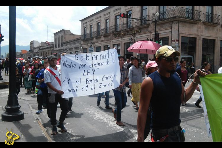 Marchan-Asociantes-En-Contra-De-La-Construcción-De-La-Loma-De-Santa-María-3