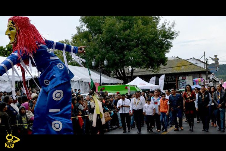 Paracho-Se-Pinta-De-Colores;-Con-Los-7-Globos-De-Cantoya-Más-Grande-Del-Mundo-1