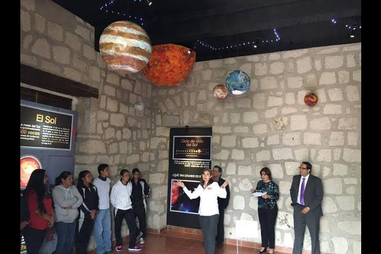 Un-éxito-la--exposición-“Polvo-de-Estrellas”-en-el-Museo-de-Historia-Natural-4