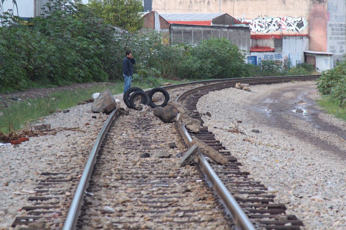 bloqueo vías del tren paztcuaro