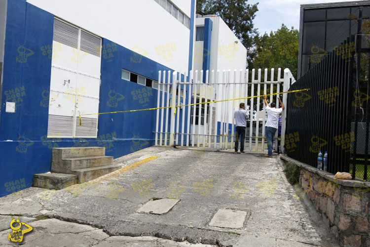 estacionamiento-facultad-odontologia-acordonada