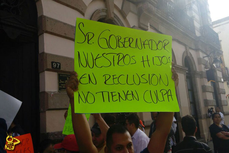 familiares-de-internos-manifestacion-Morelia-3