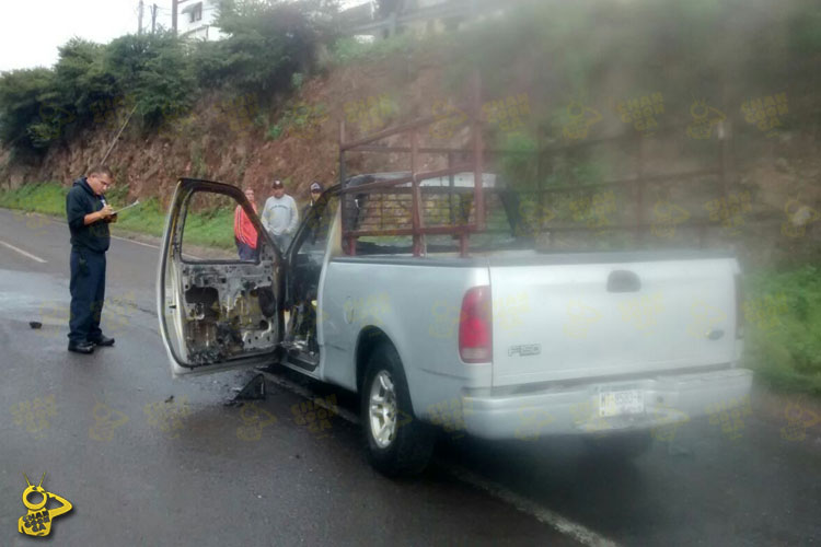 incendio-camioneta-carretera-Morelia-Mil-Cumbres-2