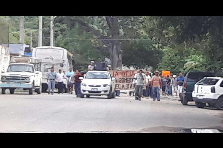marcha-en-lázaro-cárdenas