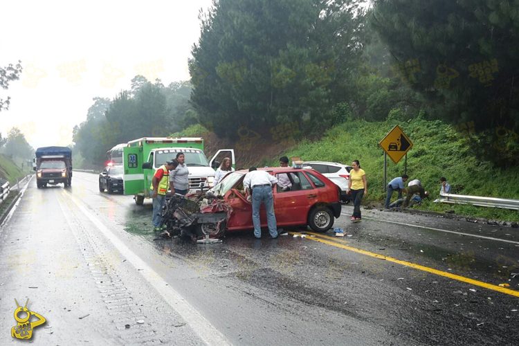 Accidente,-cerca-de-caseta-de-san-Ángel,-el-bus-venia-a-morelia
