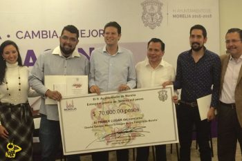 Alfonso-Martinez-entrega-premio
