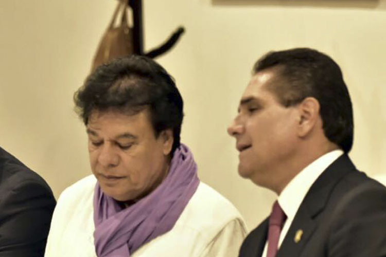 Juan-Gabriel-y-Silvano-Aureoles