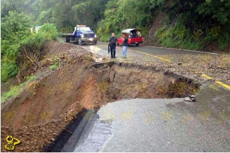 e-Desgaja-Carretera-Y-Cae-Un-Vehículo-2-Muerta-1