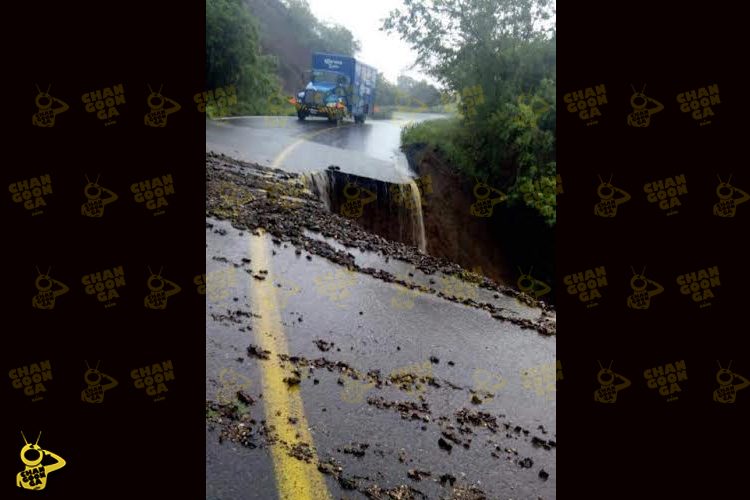 e-Desgaja-Carretera-Y-Cae-Un-Vehículo-2-Muerta-2