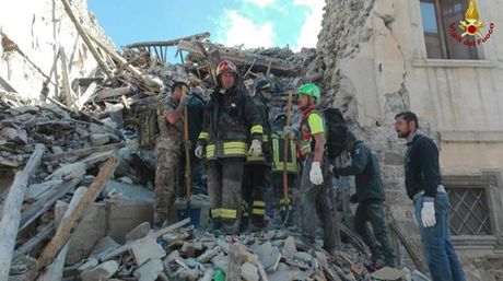 Heridos por terremoto en Italia