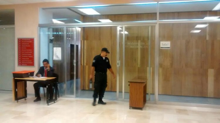 niña alberca Morelia