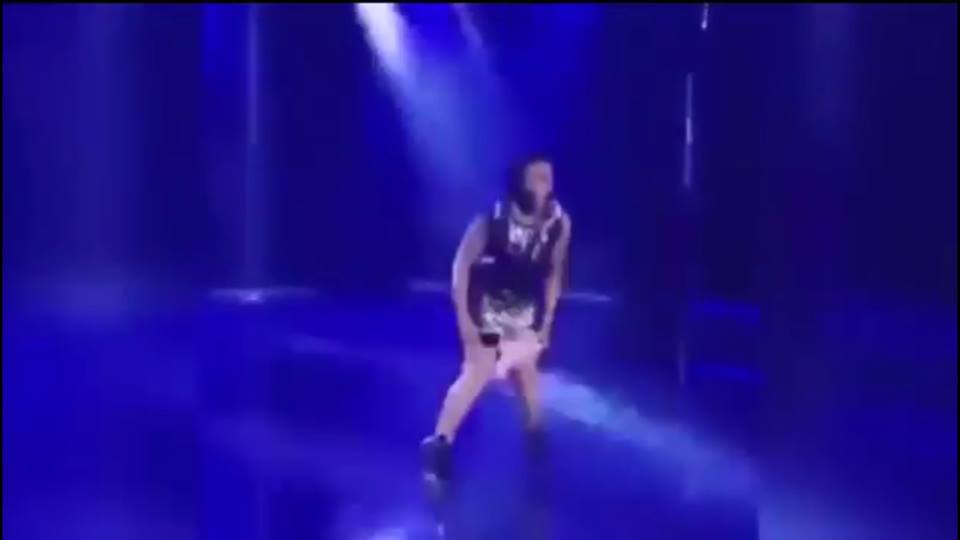 se le caen los calzones 2