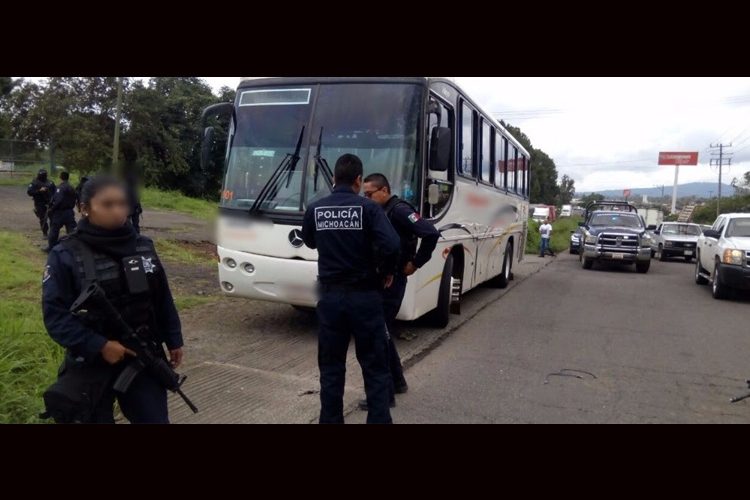 durante-operativo-policia-michoacan-recuperaron-vehiculos-retenidos