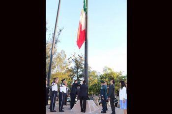 izamiento-de-bandera-por-206-aniversario-de-la-independencia