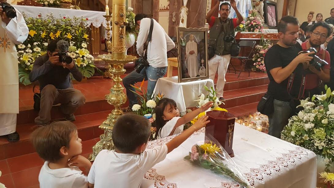 pueblo-de-janamuato-se-despide-de-parroco-3