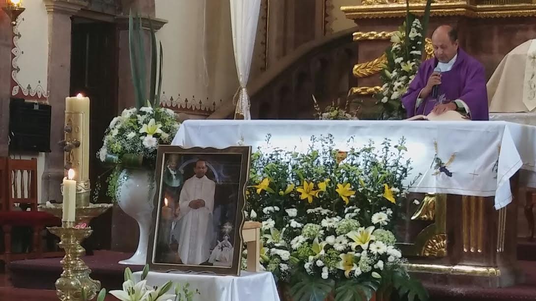pueblo-de-janamuato-se-despide-de-parroco-5