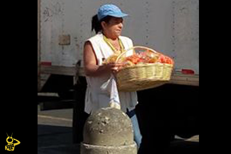 empleadas de ayuntamiento quitan mercancia 3