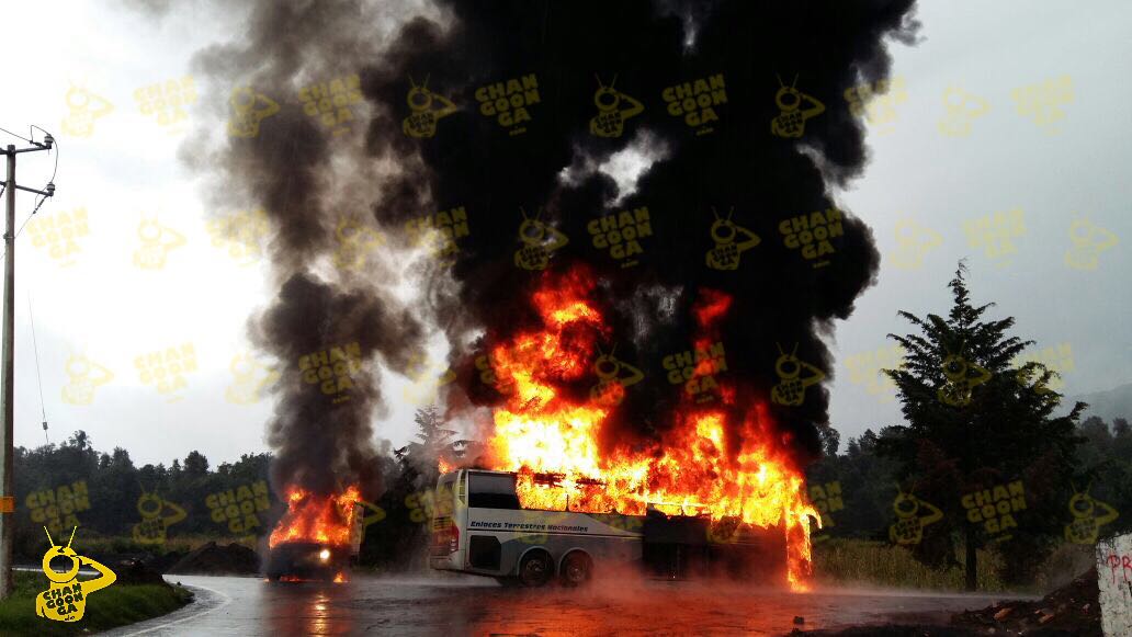 incendian-vehiculos-normalista-6