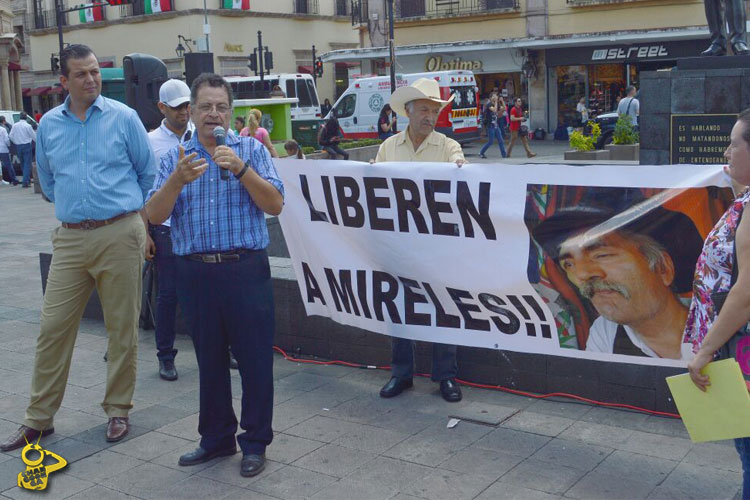 manifestacion-mireles-morelia-jose-luis-segura-barragan-memo-valencia