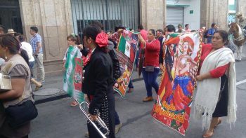 mariachis-marcha