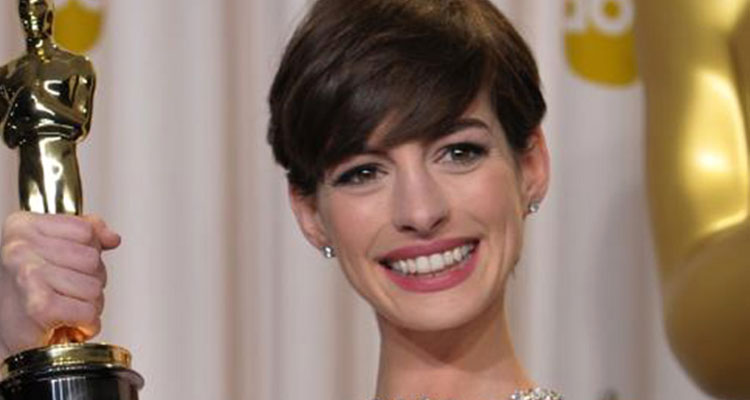 anne-hathaway-oscar