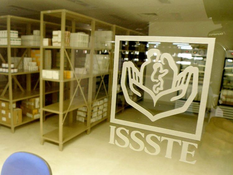 charo-perpetran-robo-en-la-farmacia-del-issste-de-charo