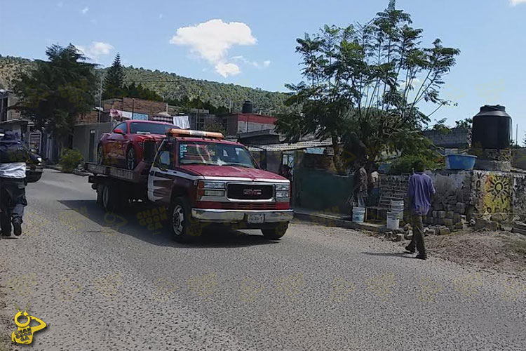 encuentran-dos-cadaveres-encajuelados-en-un-mustang-en-zinapecuaro-2