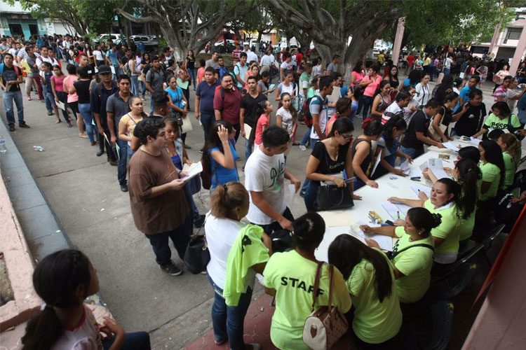 estudiantes-beca-futuro