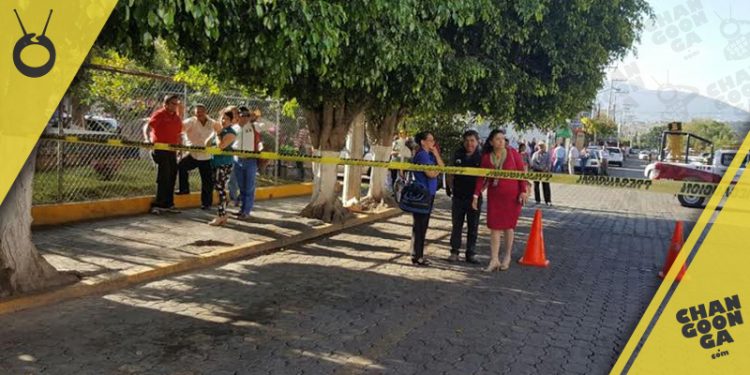 por-amenaza-de-bomba-evacuan-oficinas-del-imss-y-sep-en-zamora-2