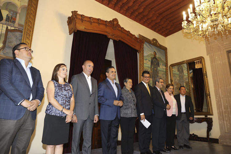 silvano-aureoles-relevos-gabinete