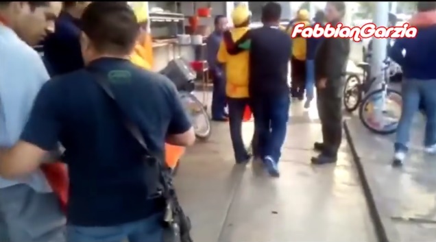 detienen-a-taqueros-golpera-a-mujer-la-guelaguetza
