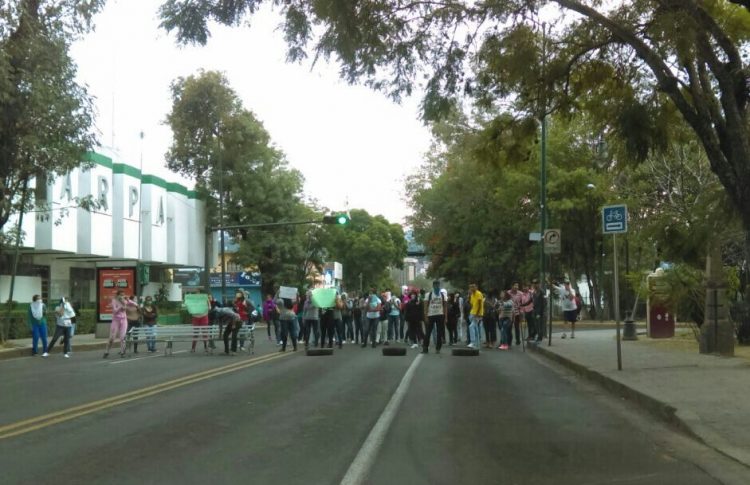 rechazados-bloquean-avenida-ventura-puente