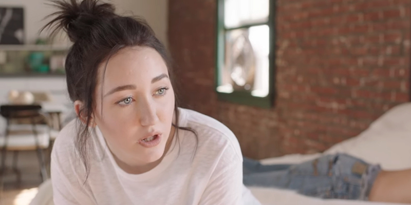 chequen-el-nuevo-videoclip-de-la-hermana-de-miley-cyrus