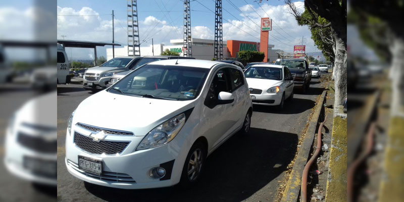 denunciamesta-carro-en-paso-peatonal