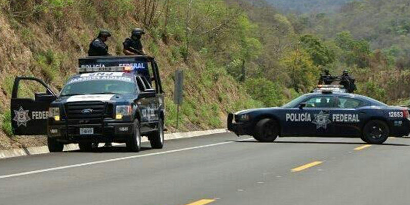 morelia-federales-detienen-a-vato-con-5800-litros-de-precursores-quimicos