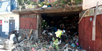 morelia-limpian-casa-con-basura-acumulada-por-30-anos-1