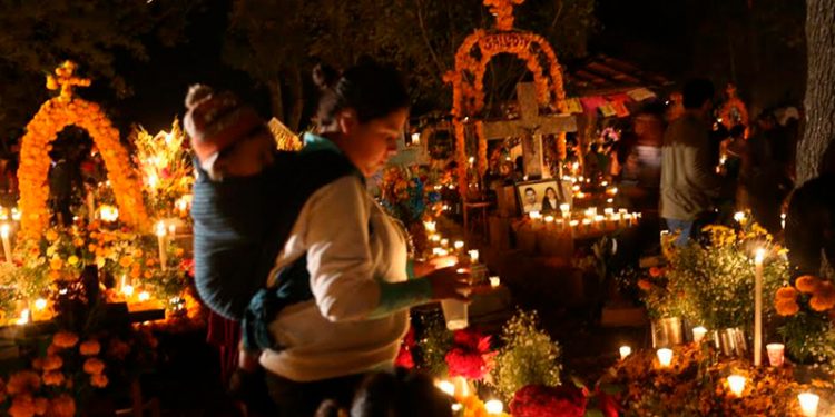 noche-de-muertos-turistas-michoacan